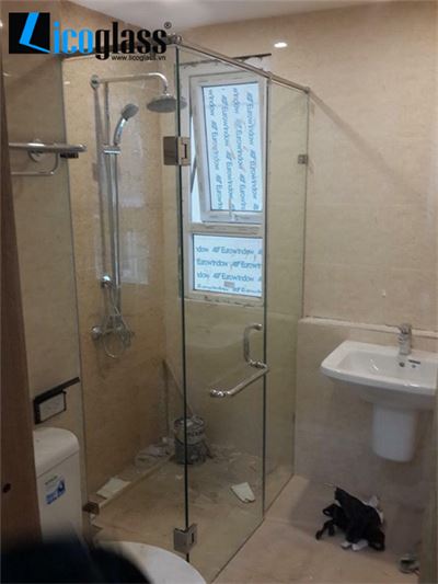 VÁCH TẮM KÍNH CHUNG CƯ CAO CẤP 